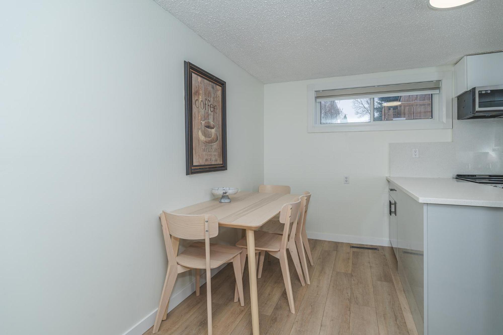 Central Edmonton Family Friendly Home Eksteriør billede